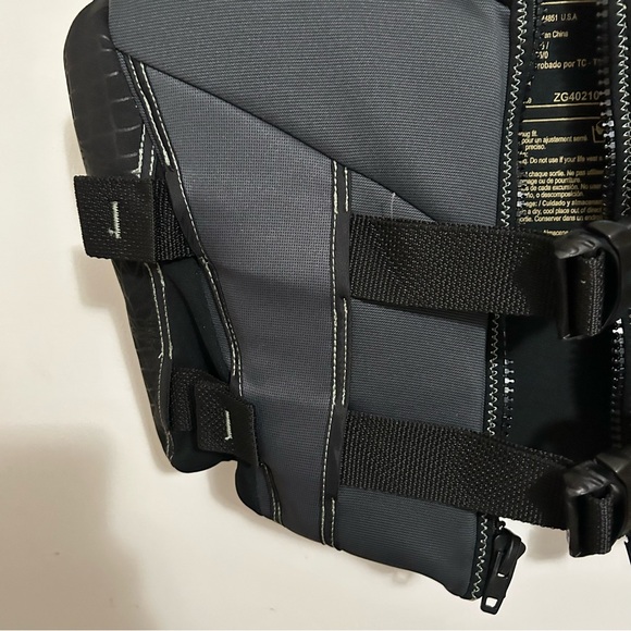 HYPERLITE WOMEN’S VEST USCG APPROVED BLACK GRAY MEDIUM CERTIFIED SAFETY MARINE - Picture 7 of 10